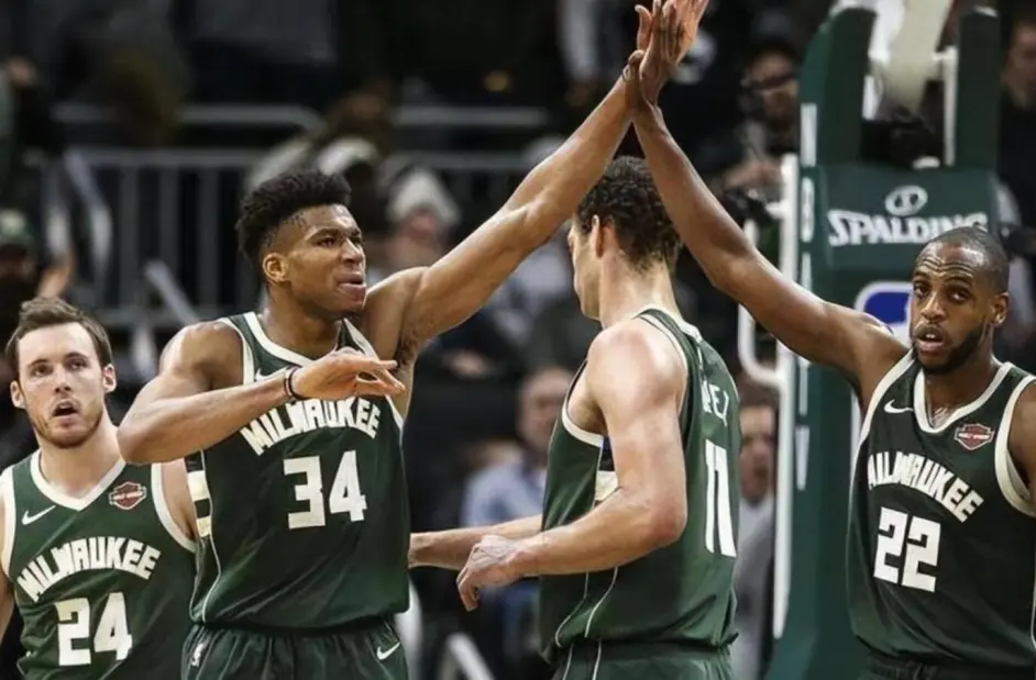 lol新手礼包-包含今夜浙江队战术微调——NBA季后赛节点到来，底气十足，赛程密集仍需轮换的词条