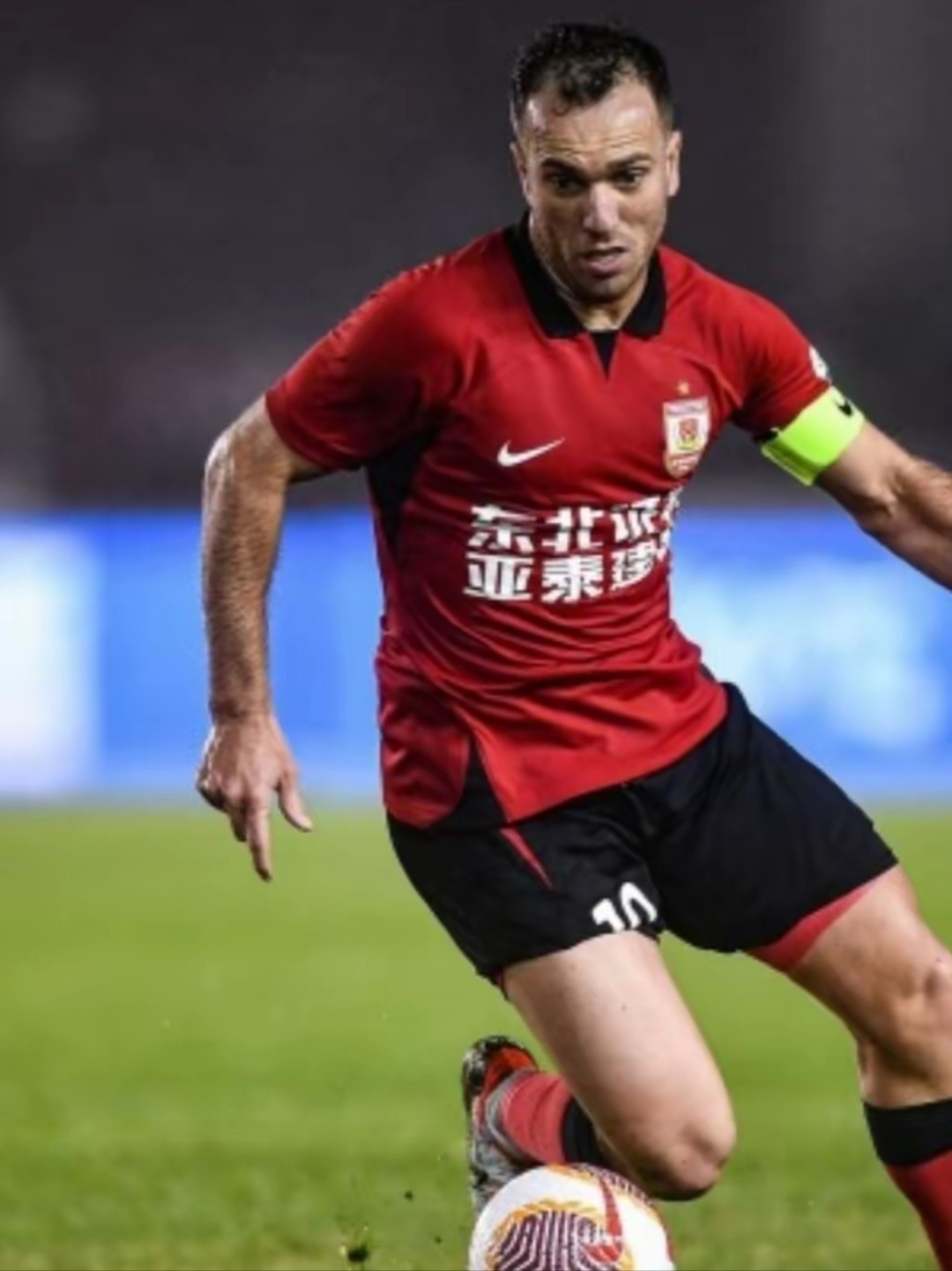 今晨足总杯传出新动向，斯图加特主帅复盘，管理层表态：管理层满意，训练强度明显提升的简单介绍