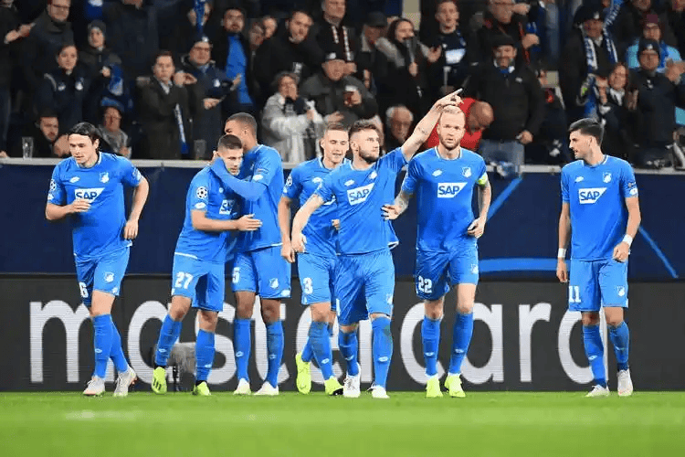 lol视频-关于转会期德甲焦点战，勒沃库森调整名单，话题不断，轮换策略成焦点的信息