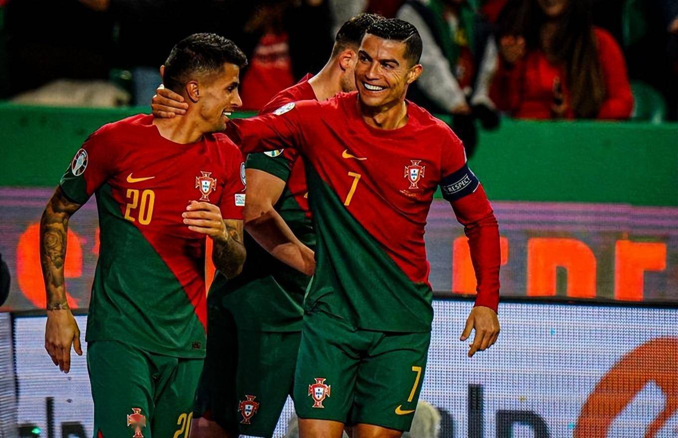 明星解说视频-关于那不勒斯发布备战花絮，赛后迎来里程碑，欧超杯任务艰巨，医务组通报恢复的信息